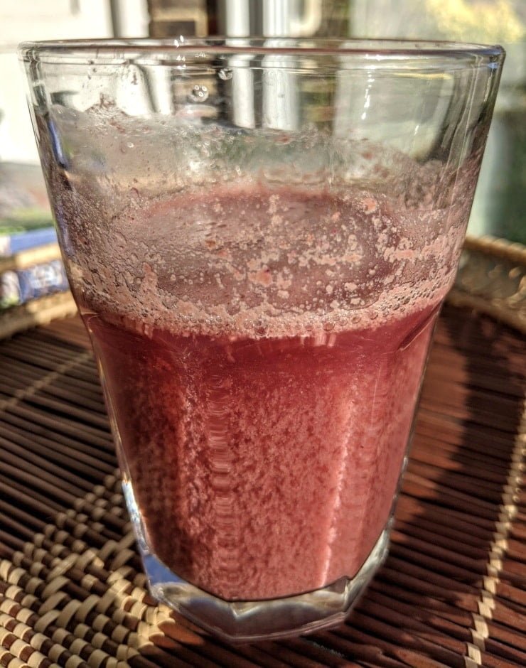 Superfoods Plus mixed in a cranberry and lemon water iced tea - fighting my hayfever allergies.